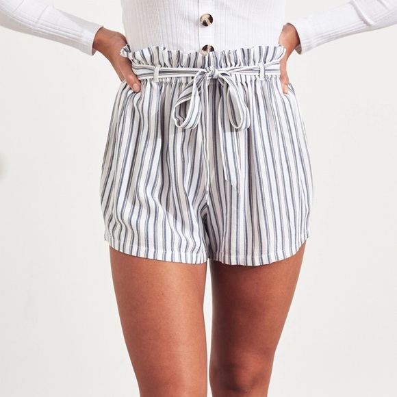 Hollister Pants - Hollister Ultra High-Rise Shorts
